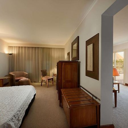 Le Meridien Pyramids Hotel & Spa Giza Luaran gambar